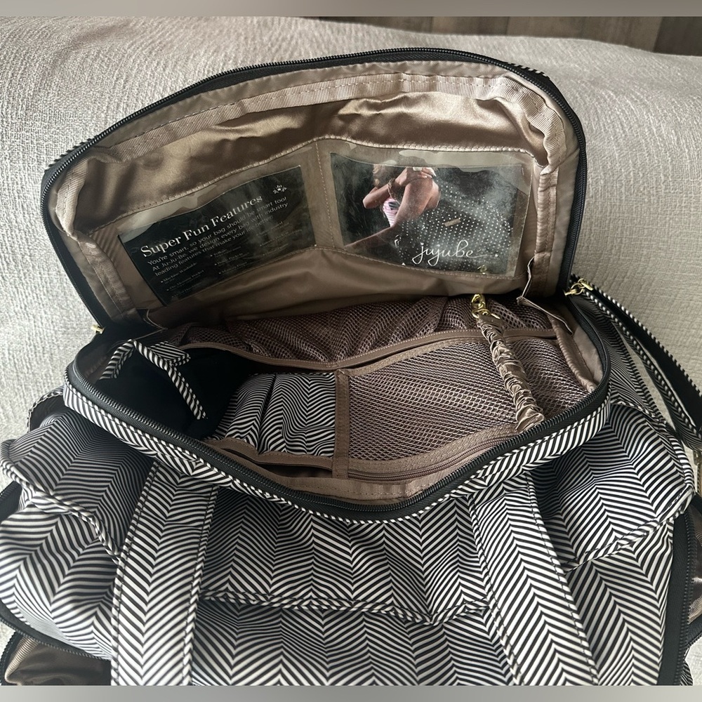 Jujube large diaper/weekender bag - Picture 9 of 15